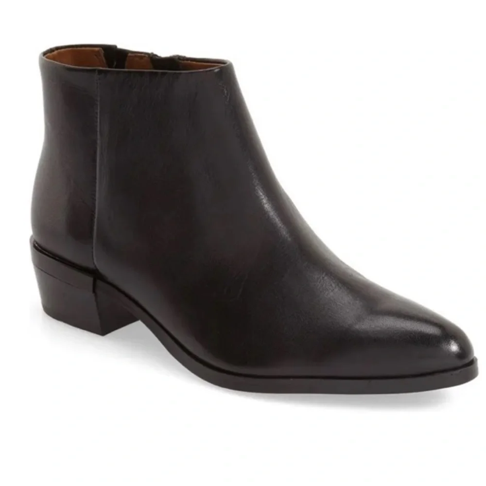 Coach Montana Black Leather Ankle Boots size 9